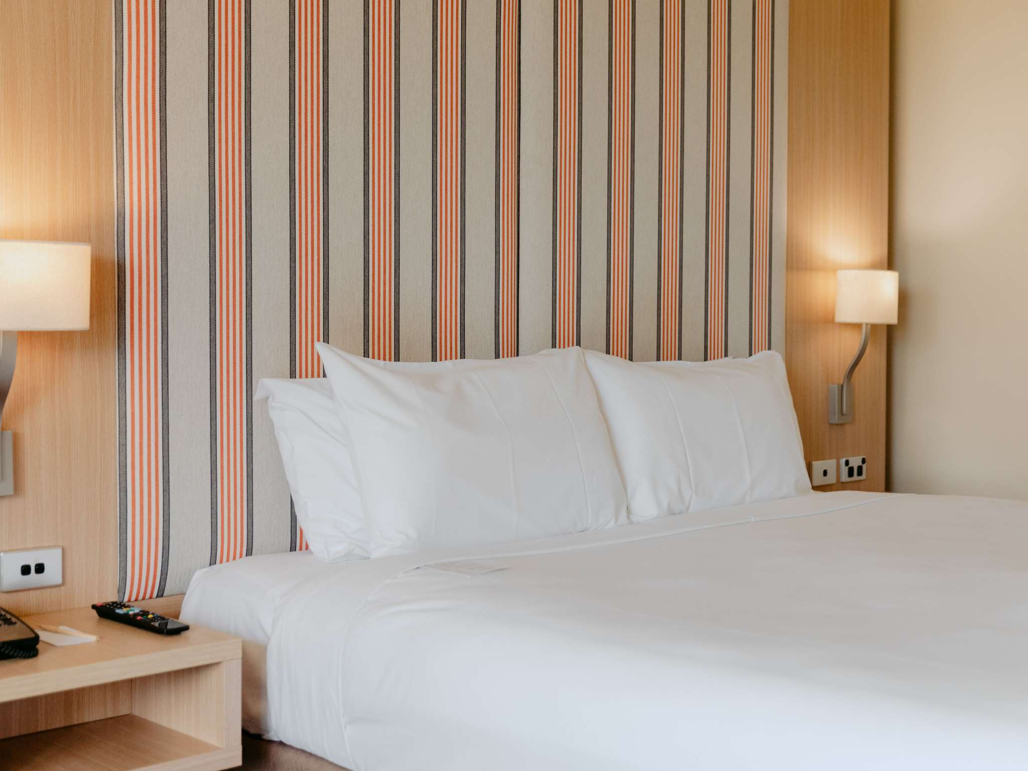 9052_rokgbgs_00_p_2048x1536