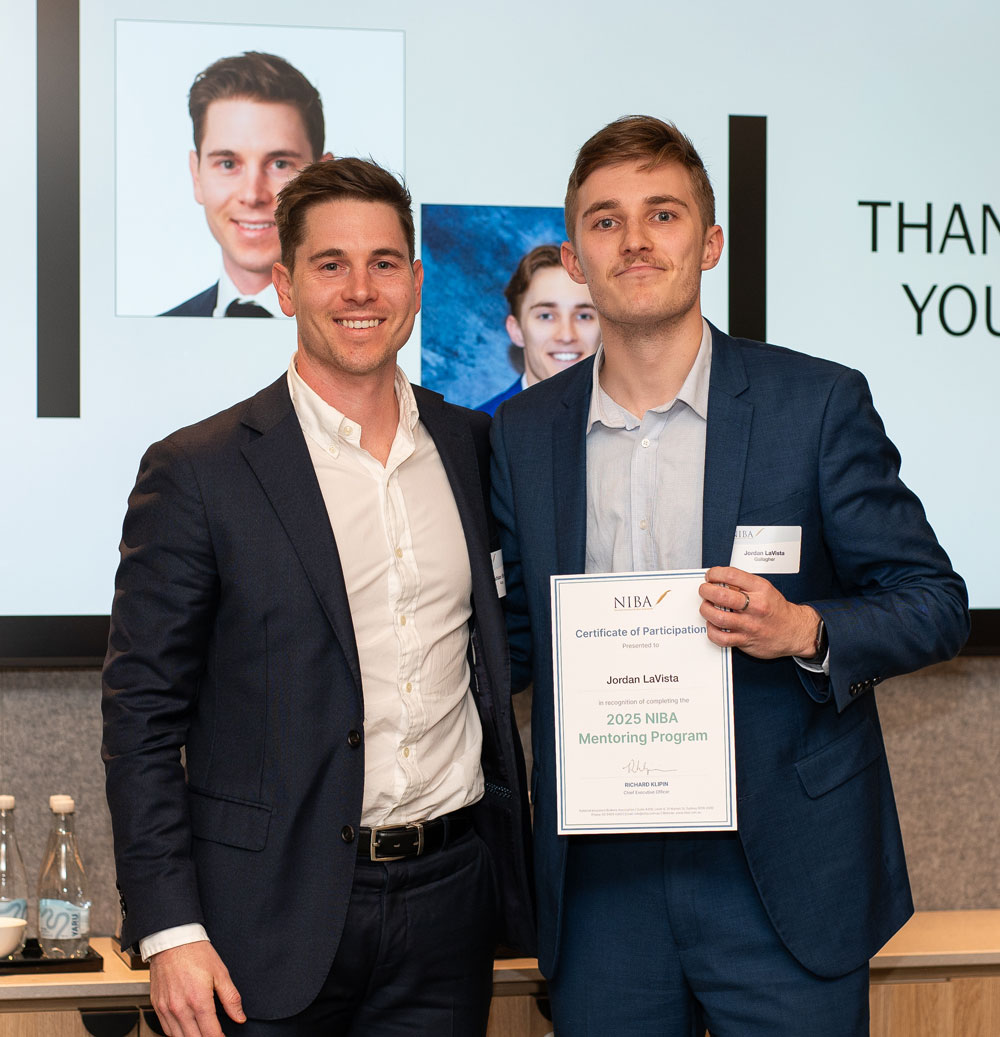 mentoring-pair-min mentoring-pair-min